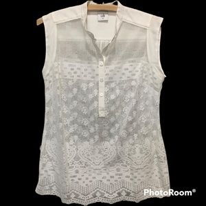 Cabi extra small lace sleeveless blouse. Adorable! Off white/ivory. Like new!